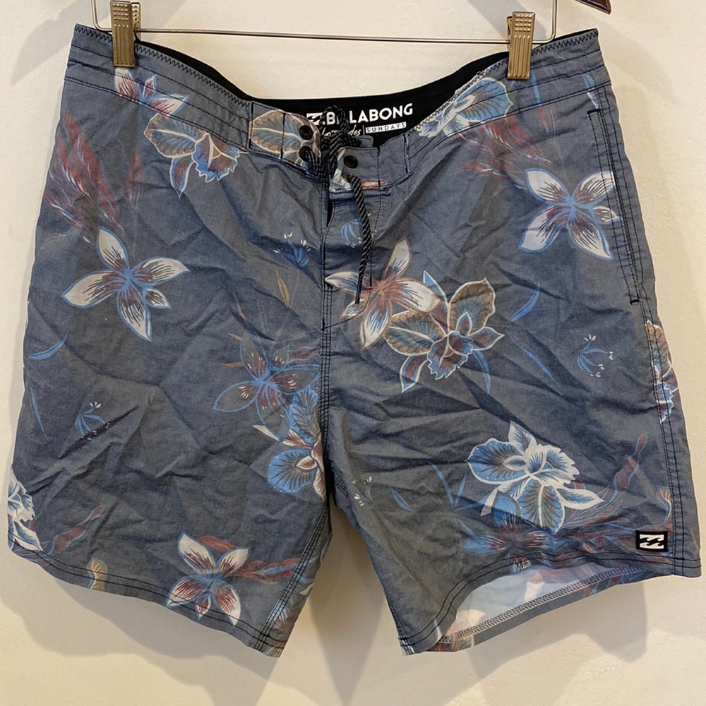 Billabong Lo-Tides waist size 33 boardshorts